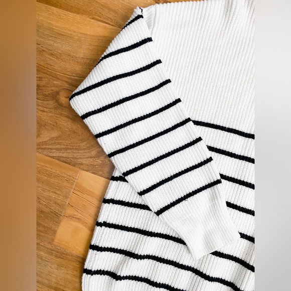 Striped White Black Knit Sweater Quarter Zip Relaxed Fit Sailor Minimalist Cozy - Picture 9 of 10